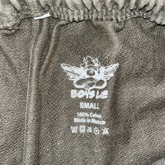 Boys Lie Shorts - Picture 2 of 3